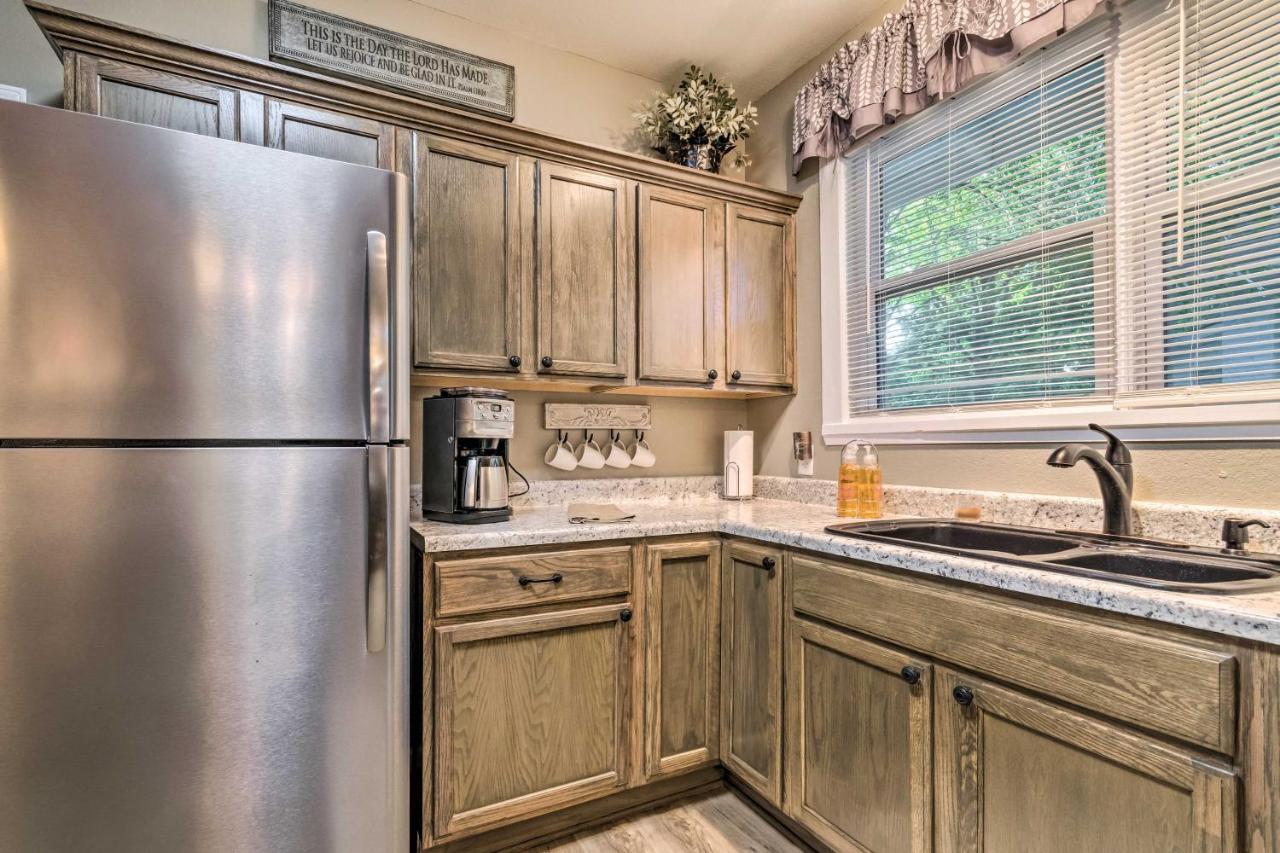 Remodeled Downtown Hot Springs Home With Porch Экстерьер фото